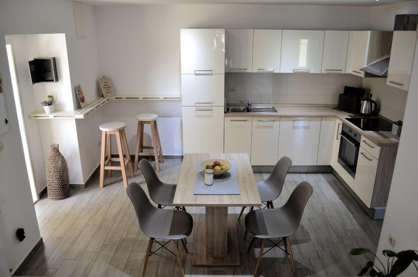Apartmani Spanja ヴォディツェ エクステリア 写真